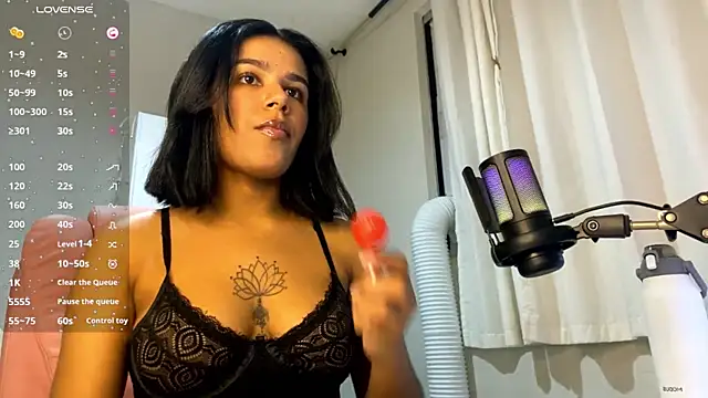 ninapego online show from March 15, 11:50 pm