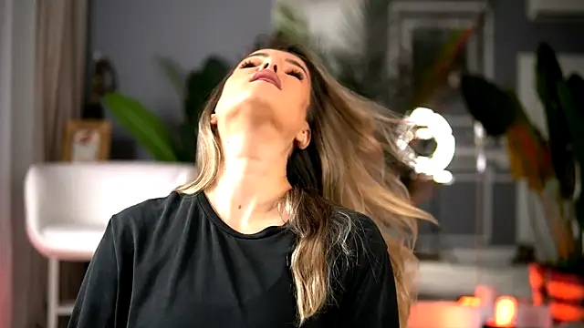 Snapshot of KellyMathews chatting on October 8, 1:47 am KellyMathews online show from October 8, 1:47 am