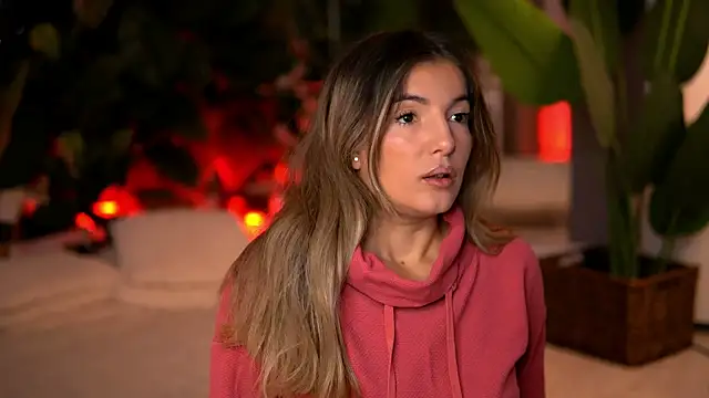 KellyMathews online show from December 23, 2:42 am