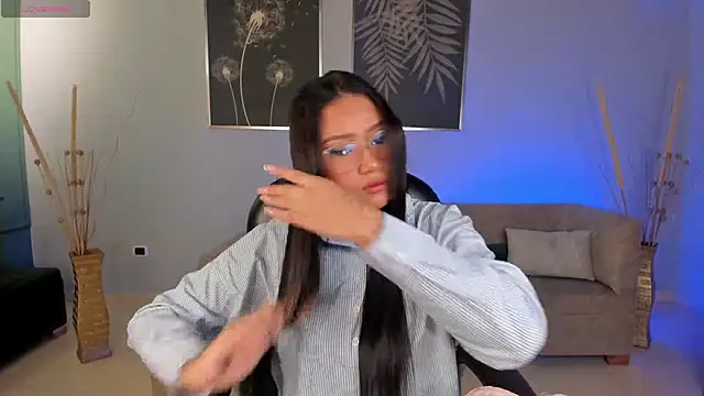 Snapshot of AmberLewis_ chatting on November 9, 10:52 pm AmberLewis online show from November 9, 10:52 pm