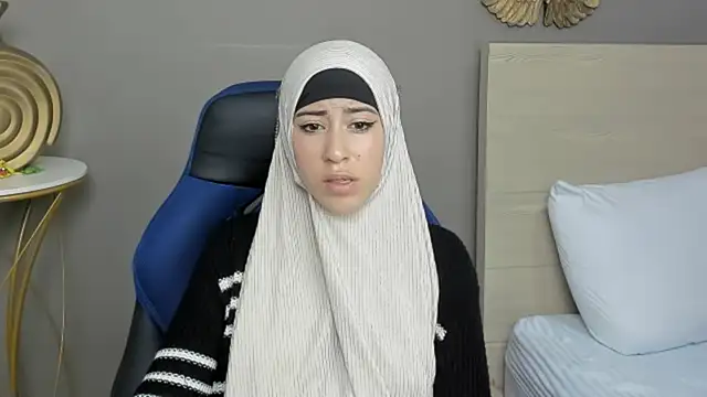 chaymae nah  online show from December 28, 5:02 am