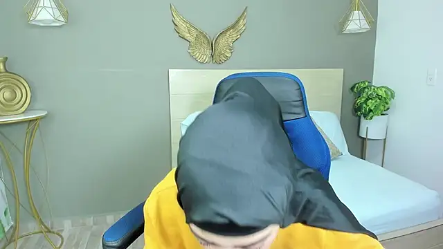 chaymae nah  online show from January 5, 3:22 am