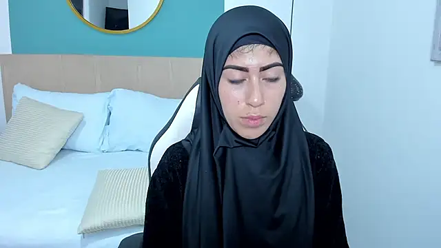 chaymae nah  online show from January 9, 3:23 pm