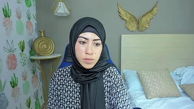 chaymae nah  online show from January 11, 9:04 am