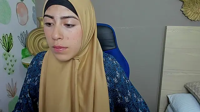 chaymae nah  online show from January 15, 11:53 am