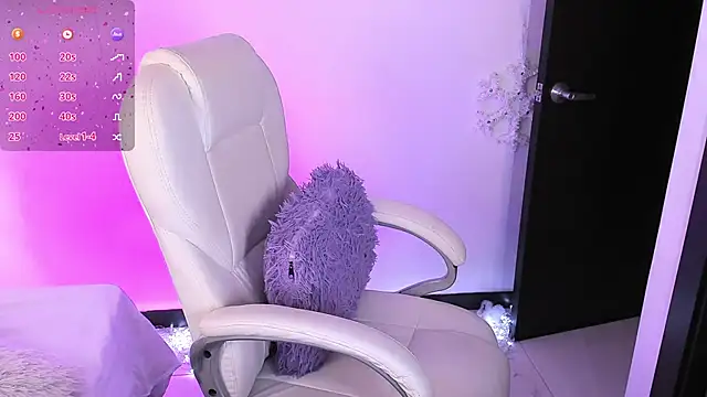 Snapshot of nyna_1 chatting on January 10, 10:36 pm nyna 1 online show from January 10, 10:36 pm