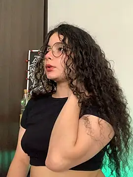 Snapshot of Antoniart_ chatting on December 7, 3:14 am Antoniart online show from December 7, 3:14 am