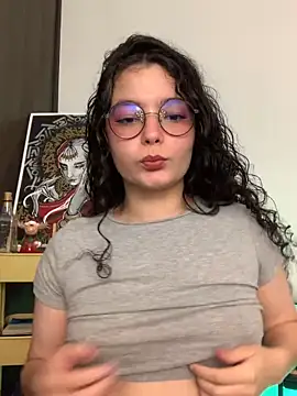 Snapshot of Antoniart_ chatting on December 12, 2:15 am Antoniart online show from December 12, 2:15 am