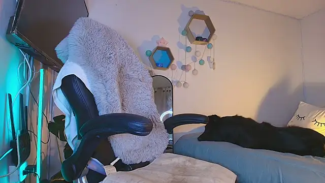 Snapshot of HelennaMoon_ chatting on November 12, 9:25 pm HelennaMoon online show from November 12, 9:25 pm