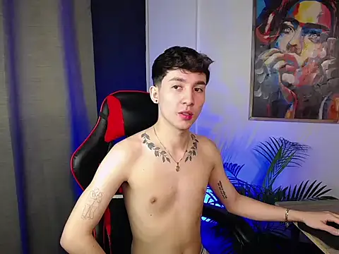 Snapshot of SebasstianGrand chatting on March 1, 2:48 am SebasstianGrand online show from March 1, 2:48 am