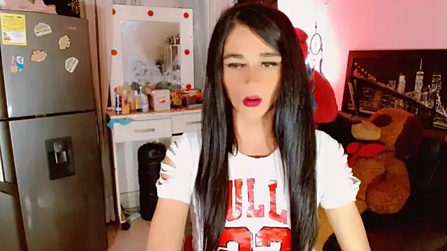 Snapshot of AngelicaDark chatting on February 12, 5:37 am AngelicaDark online show from February 12, 5:37 am