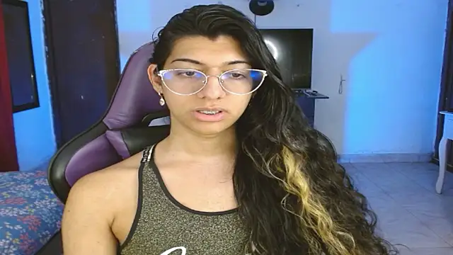 engielphoenis14 online show from January 17, 5:12 am