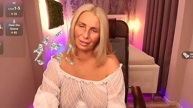 Snapshot of Scarlett_Mai chatting on September 10, 11:10 am Scarlett Mai online show from September 10, 11:10 am