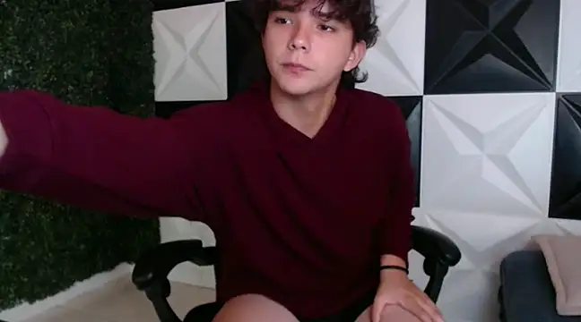 Snapshot of Dani_cumboy chatting on December 28, 11:16 pm Dani cumboy online show from December 28, 11:16 pm