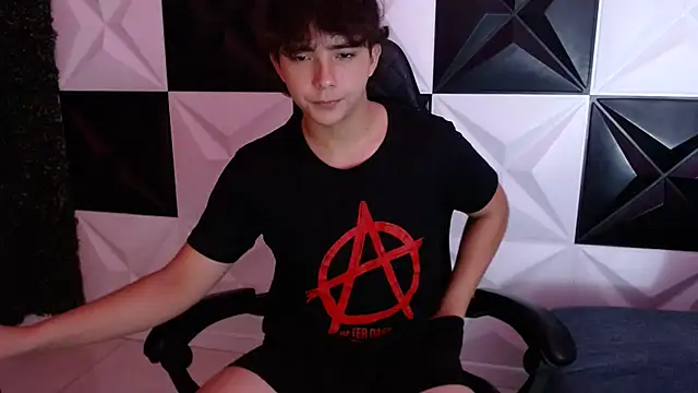 Snapshot of Dani_cumboy chatting on January 19, 3:29 am Dani cumboy online show from January 19, 3:29 am