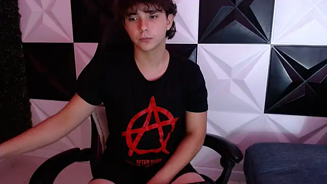 Snapshot of Dani_cumboy chatting on January 19, 6:31 am Dani cumboy online show from January 19, 6:31 am