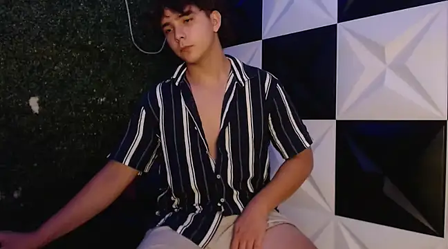 Snapshot of Dani_cumboy chatting on February 20, 3:56 am Dani cumboy online show from February 20, 3:56 am