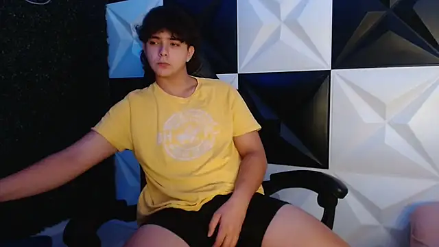 Snapshot of Dani_cumboy chatting on February 27, 4:31 am Dani cumboy online show from February 27, 4:31 am