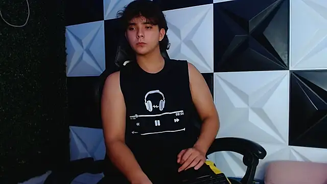 Snapshot of Dani_cumboy chatting on March 1, 3:53 am Dani cumboy online show from March 1, 3:53 am