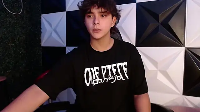 Snapshot of Dani_cumboy chatting on March 7, 2:36 am Dani cumboy online show from March 7, 2:36 am