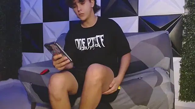 Snapshot of Dani_cumboy chatting on March 9, 3:01 am Dani cumboy online show from March 9, 3:01 am