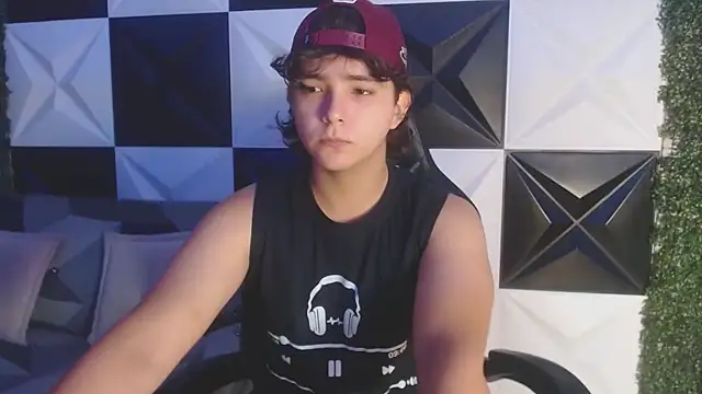 Snapshot of Dani_cumboy chatting on March 17, 1:08 pm Dani cumboy online show from March 17, 1:08 pm