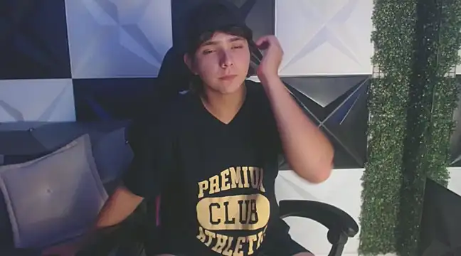 Snapshot of Dani_cumboy chatting on March 21, 2:28 am Dani cumboy online show from March 21, 2:28 am