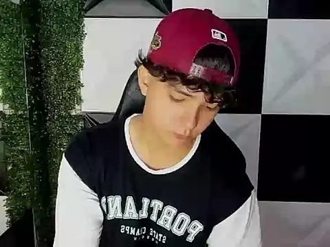 Snapshot of Dani_cumboy chatting on September 9, 2:16 pm Dani cumboy online show from September 9, 2:16 pm