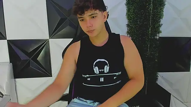 Snapshot of Dani_cumboy chatting on September 19, 1:01 pm Dani cumboy online show from September 19, 1:01 pm