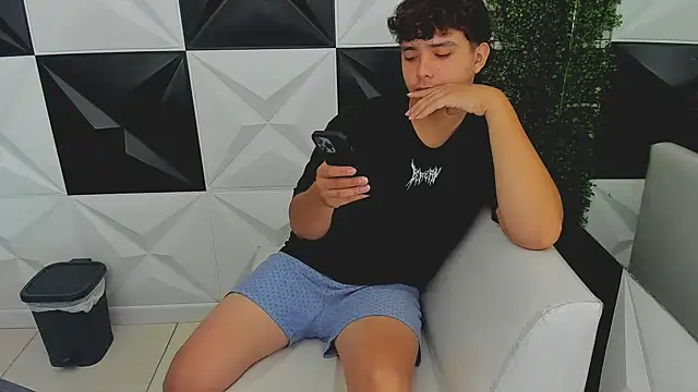 Snapshot of Dani_cumboy chatting on October 8, 1:53 pm Dani cumboy online show from October 8, 1:53 pm