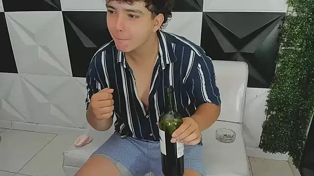 Snapshot of Dani_cumboy chatting on October 10, 2:05 pm Dani cumboy online show from October 10, 2:05 pm