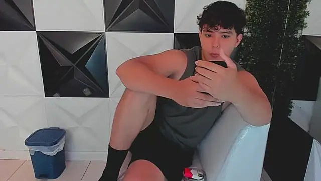 Snapshot of Dani_cumboy chatting on October 12, 1:54 pm Dani cumboy online show from October 12, 1:54 pm