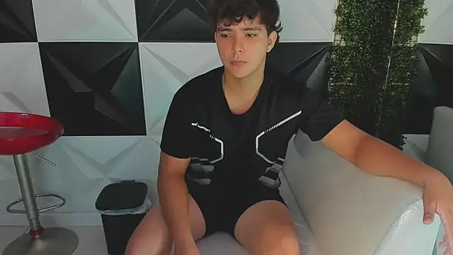 Snapshot of Dani_cumboy chatting on October 14, 2:29 pm Dani cumboy online show from October 14, 2:29 pm