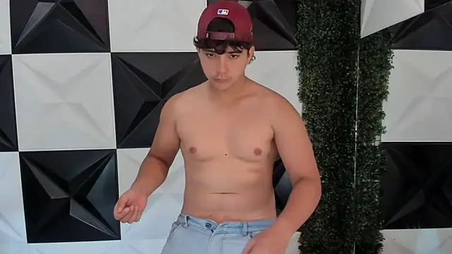 Snapshot of Dani_cumboy chatting on October 27, 2:10 pm Dani cumboy online show from October 27, 2:10 pm