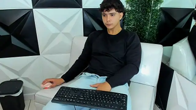 Snapshot of Dani_cumboy chatting on November 26, 1:45 pm Dani cumboy online show from November 26, 1:45 pm