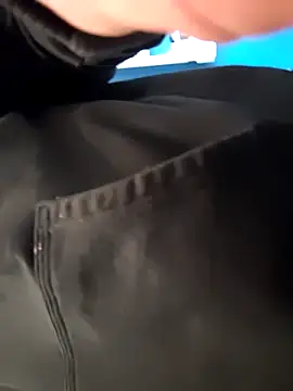 Snapshot of Lilsmokeshow017 chatting on October 29, 7:37 pm Lilsmokeshow017 online show from October 29, 7:37 pm