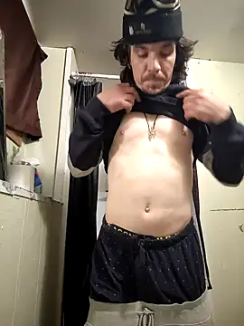 Snapshot of Lilsmokeshow017 chatting on November 13, 6:40 pm Lilsmokeshow017 online show from November 13, 6:40 pm