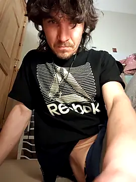 Snapshot of Lilsmokeshow017 chatting on November 29, 9:01 am Lilsmokeshow017 online show from November 29, 9:01 am