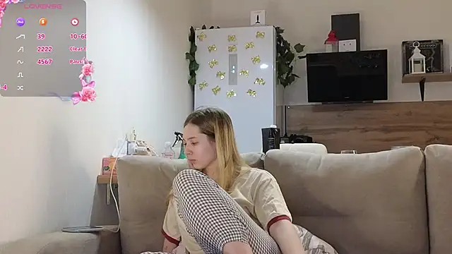 Snapshot of Girl_alone_home chatting on February 19, 3:27 pm Girl alone home online show from February 19, 3:27 pm