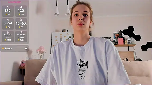 Girl alone home online show from November 16, 4:40 am