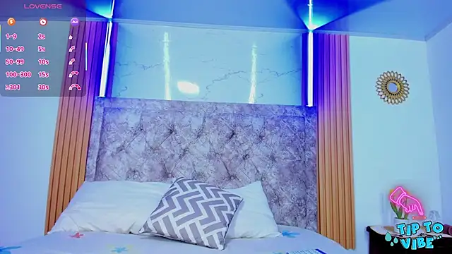 Snapshot of kimdavies1 chatting on November 14, 7:12 pm kimdavies1 online show from November 14, 7:12 pm