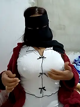 Snapshot of Saakoora chatting on December 2, 8:37 pm Saakoora online show from December 2, 8:37 pm