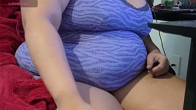 Snapshot of MrAndMrsCrook chatting on October 8, 1:53 pm MrAndMrsCrook online show from October 8, 1:53 pm