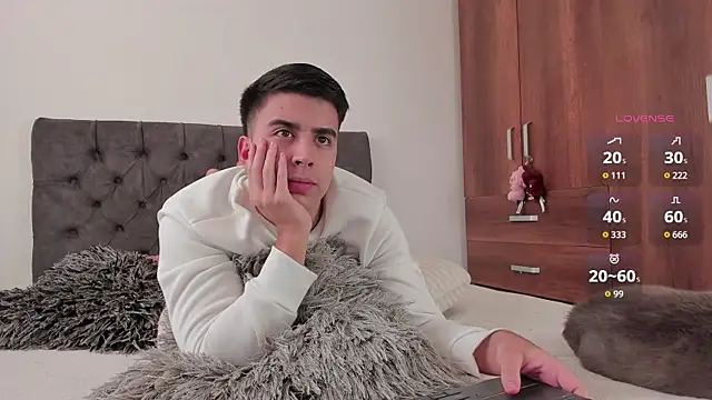 jordanmuskk online show from April 19, 3:44 pm