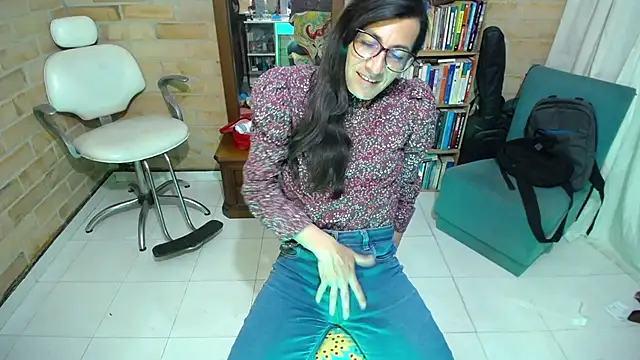 Snapshot of VioletaGomezCo chatting on September 24, 2:59 am VioletaGomezCo online show from September 24, 2:59 am