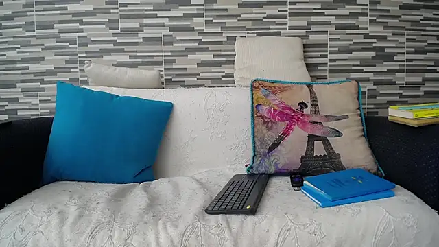 Snapshot of VioletaGomezCo chatting on September 27, 1:05 pm VioletaGomezCo online show from September 27, 1:05 pm