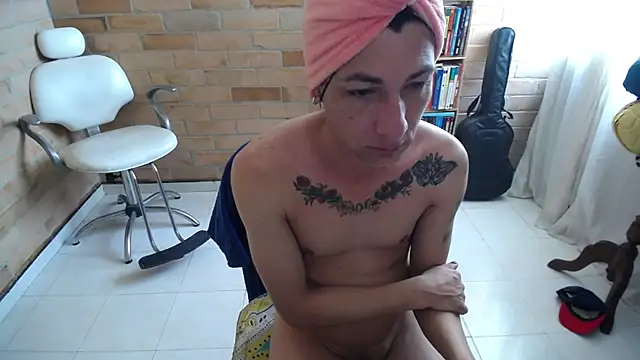 Snapshot of VioletaGomezCo chatting on October 26, 1:50 pm VioletaGomezCo online show from October 26, 1:50 pm