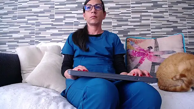 Snapshot of VioletaGomezCo chatting on November 13, 4:39 pm VioletaGomezCo online show from November 13, 4:39 pm