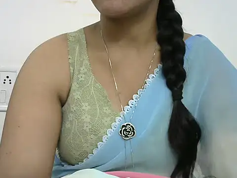 Snapshot of rashmika_reddy chatting on October 7, 3:47 am rashmika reddy online show from October 7, 3:47 am