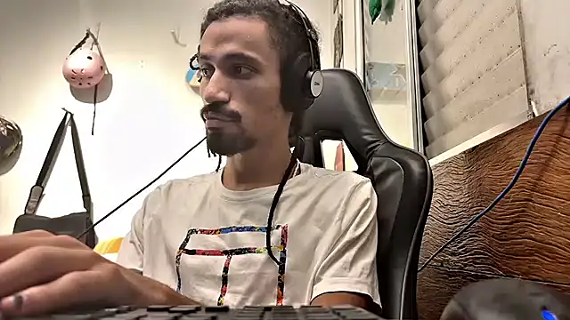 hotcamboy420 online show from February 1, 6:21 am